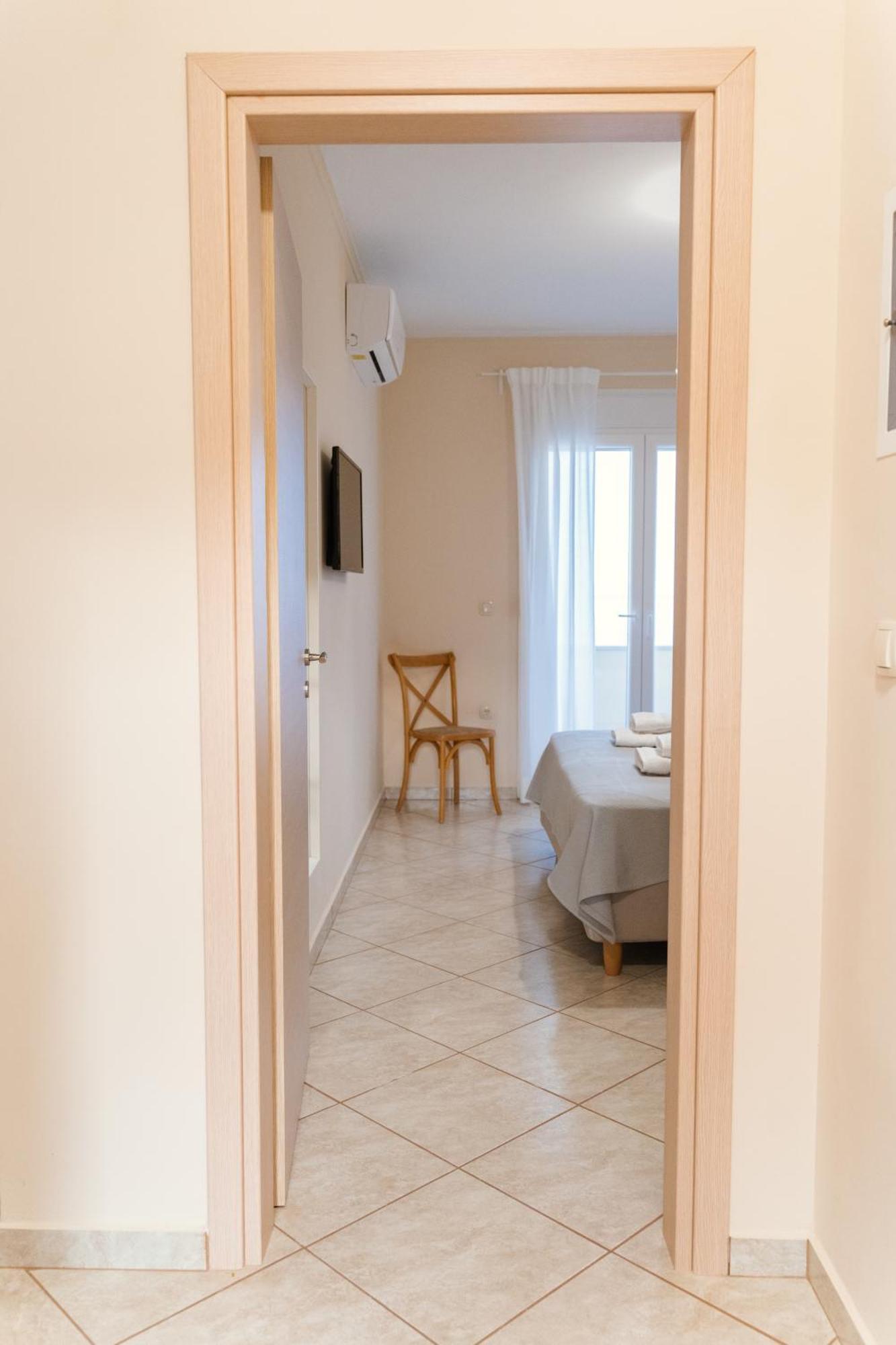 Marine Apartments Venetiko Paralia Agias Foteinis Exterior photo